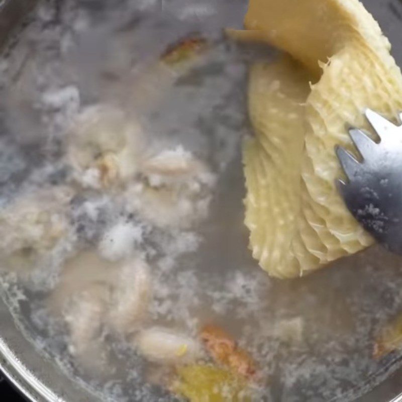 Step 1 Prepare beef offal for Phá lấu bò with a pressure cooker