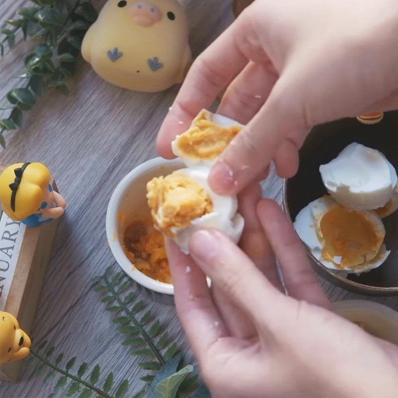 Step 1 Prepare the salted egg yolk for Salted Egg Cookies without baking