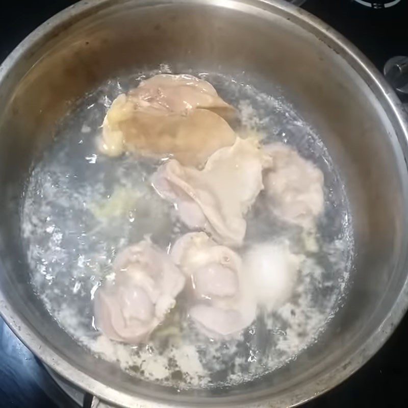 Step 1 Prepare chicken gizzards Stir-fried Chicken Gizzards with Mustard Greens