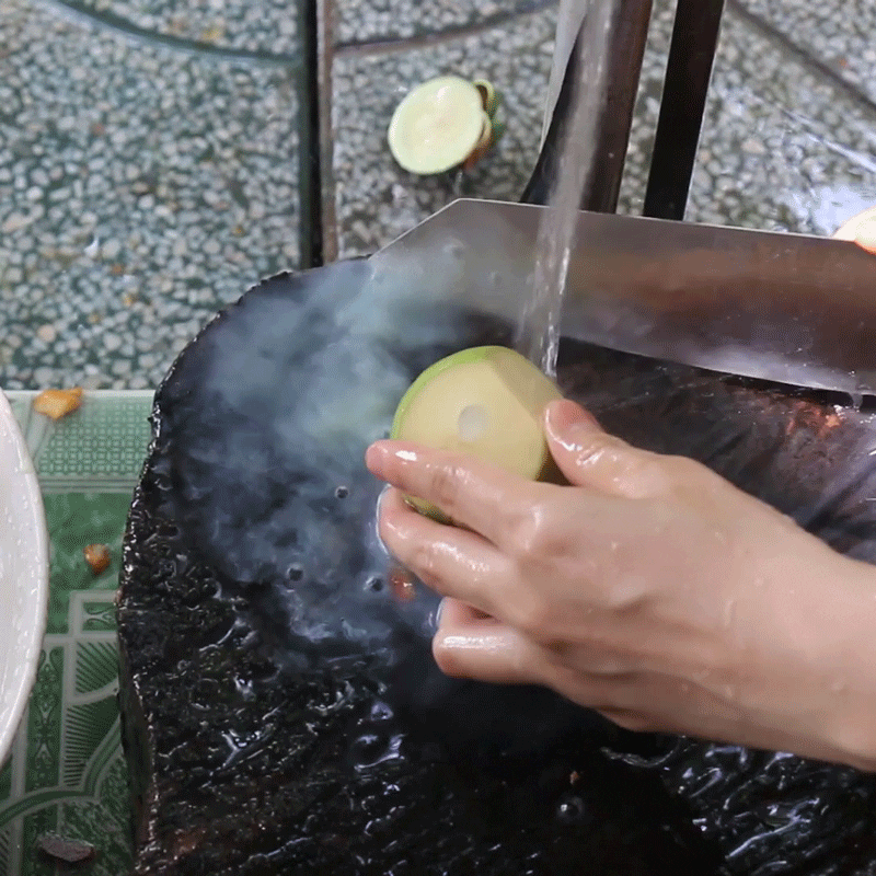 Step 1 Prepare the mangosteen Vegetarian Mangosteen Salad