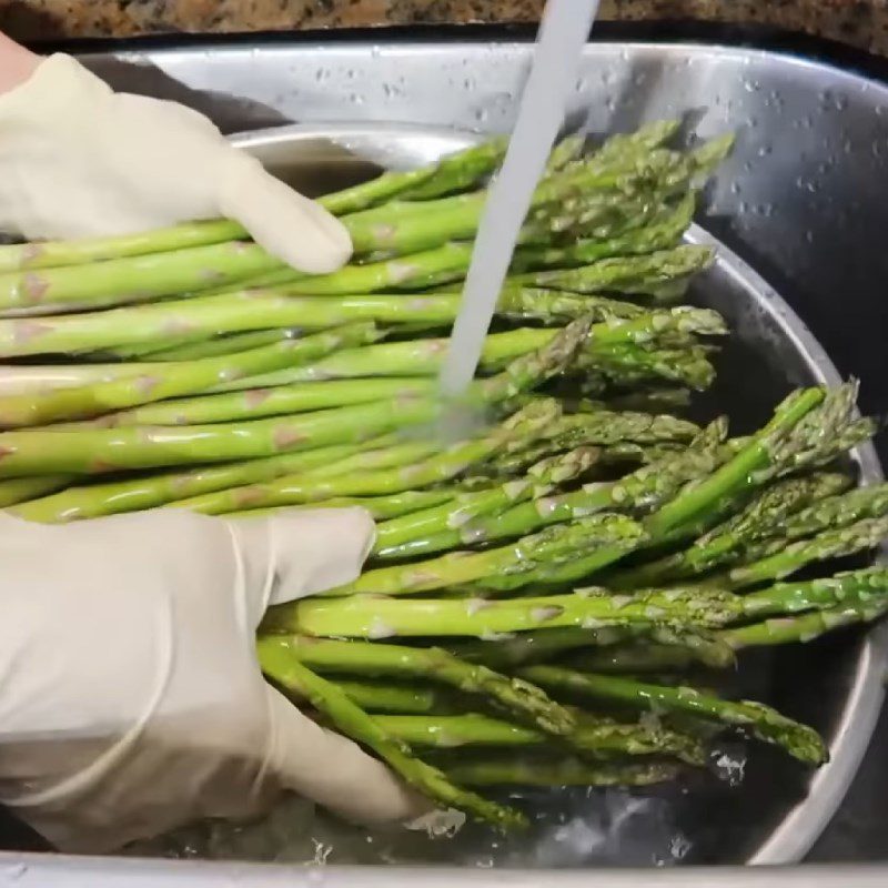 Step 2 Prepare asparagus Shrimp asparagus soup