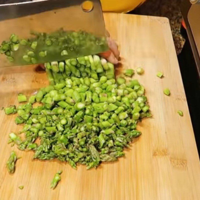 Step 2 Prepare asparagus Shrimp asparagus soup