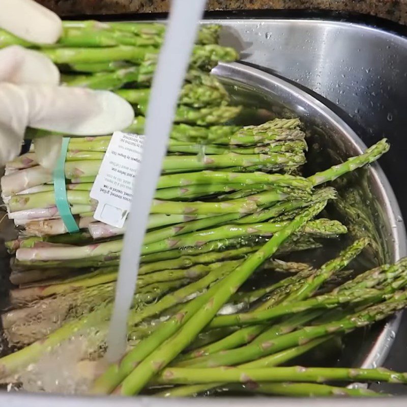 Step 2 Prepare asparagus Shrimp asparagus soup