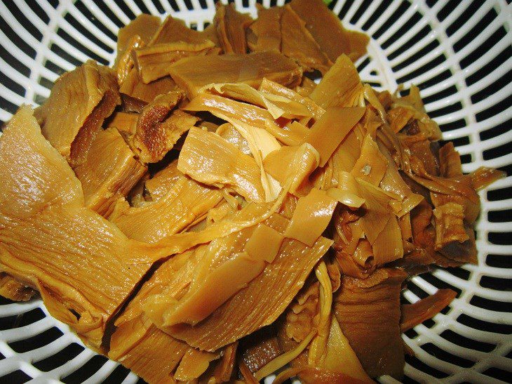 Step 2 Prepare the bamboo shoots Stir-fried Dried Bamboo Shoot with Beef