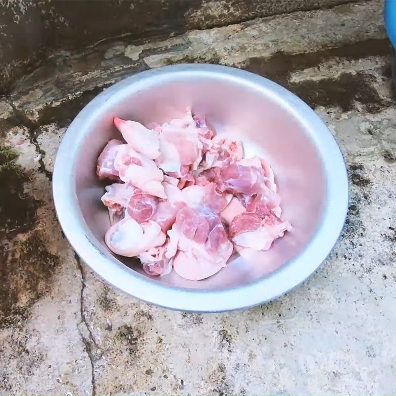 Step 1 Prepare the pork trotters for Banana Blossom with Pork Trotters