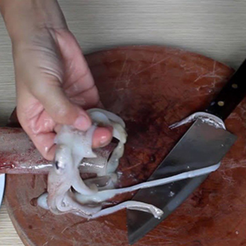 Step 1 Prepare the squid Stir-fried squid with water spinach and dried shrimp