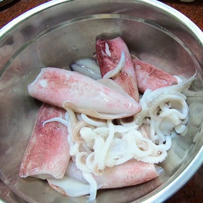 Step 1 Preparing squid Sun-dried squid