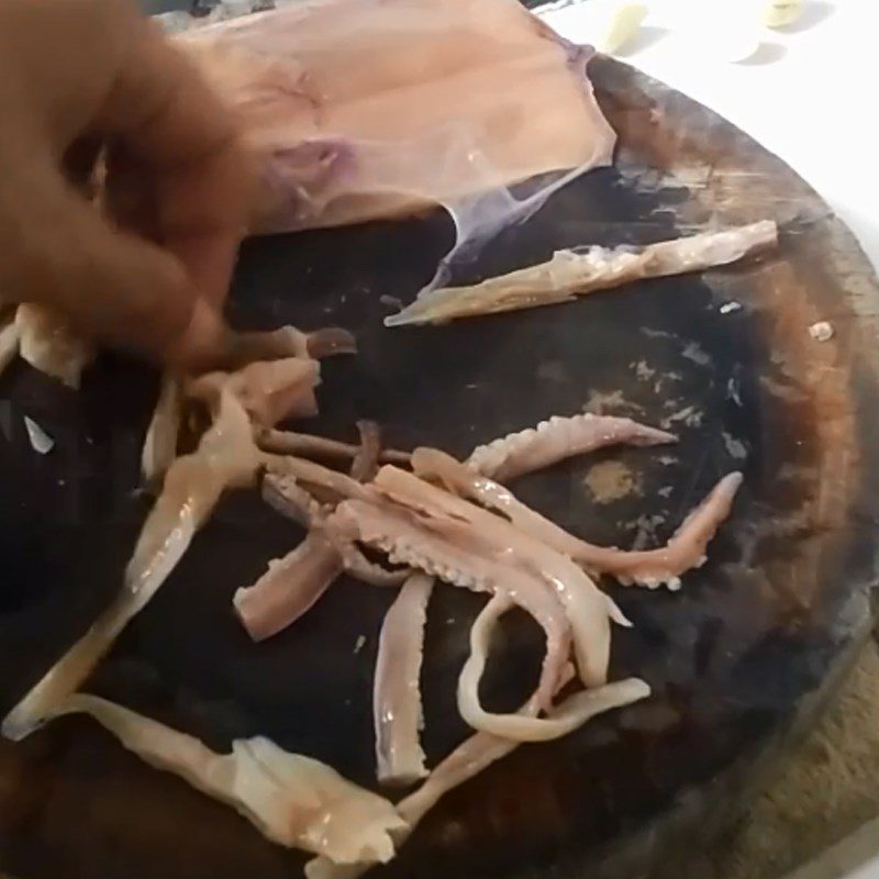 Step 1 Prepare squid Dried squid stir-fried with bean sprouts