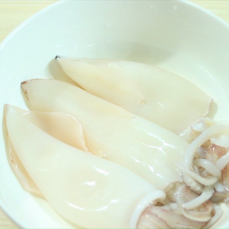 Step 1 Prepare squid, pork Stuffed squid steamed