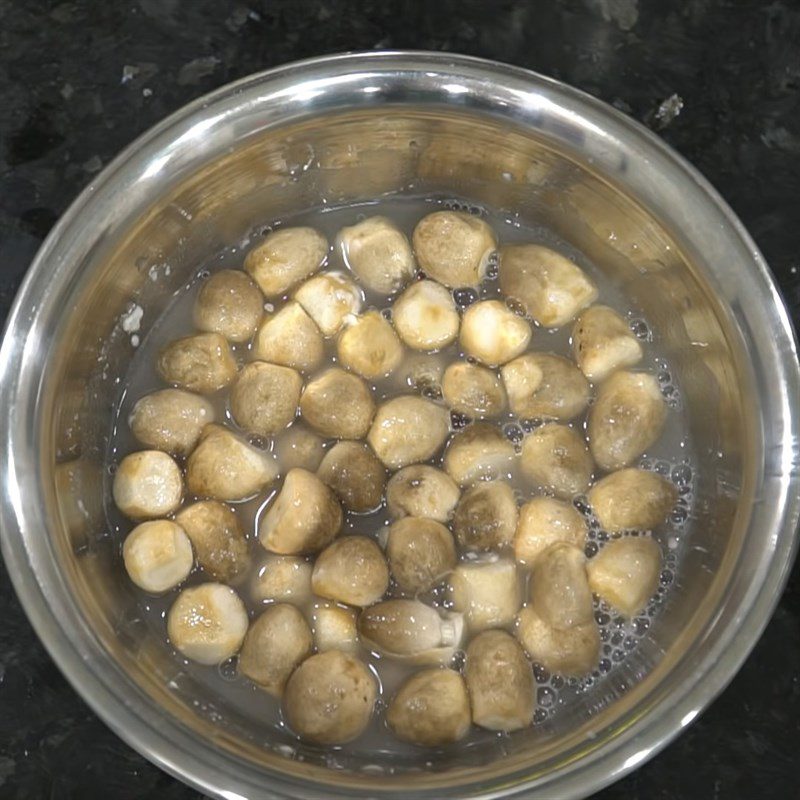 Step 4 Preparing straw mushrooms for snakehead fish cake