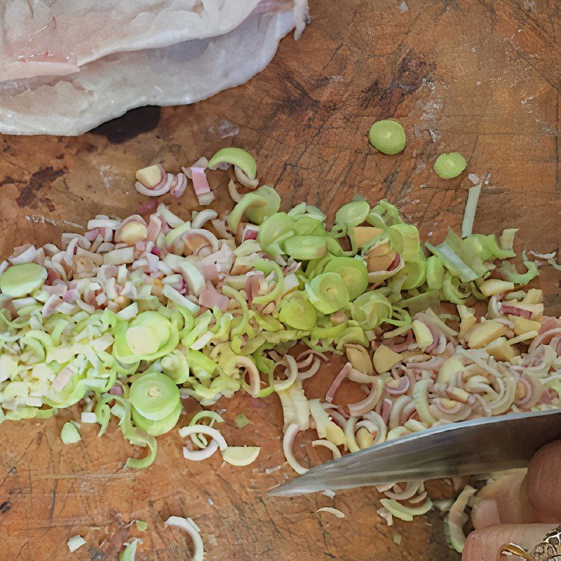 Step 1 Prepare mushrooms and vegetables Stir-fried Deer Meat