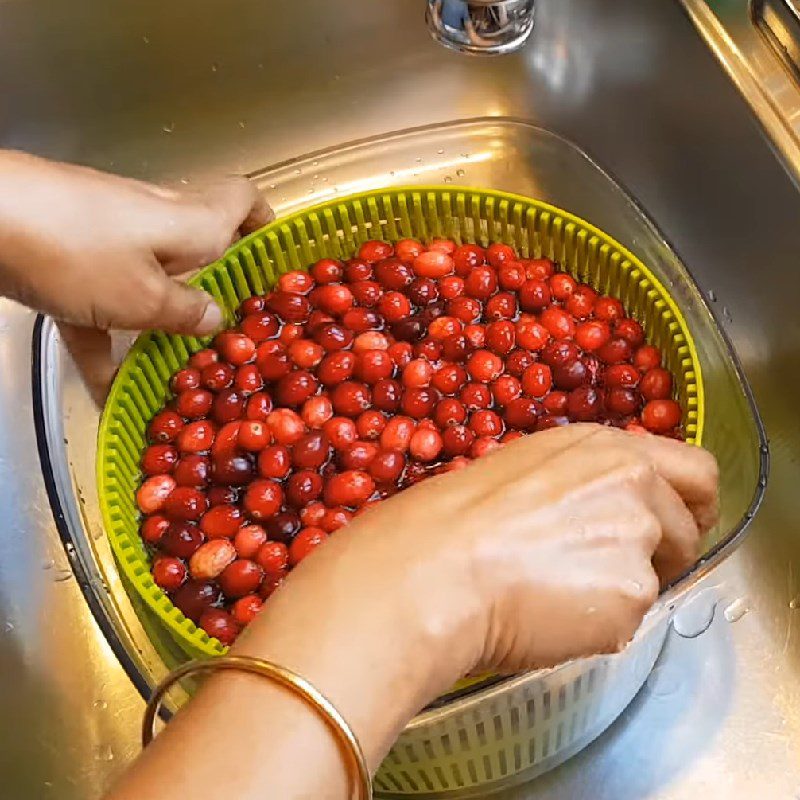 Step 1 Prepare the cranberries Cranberry Juice