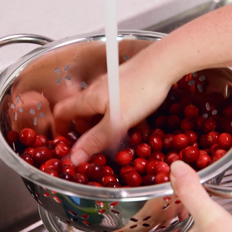 Step 1 Prepare the cranberries Cranberry Sauce