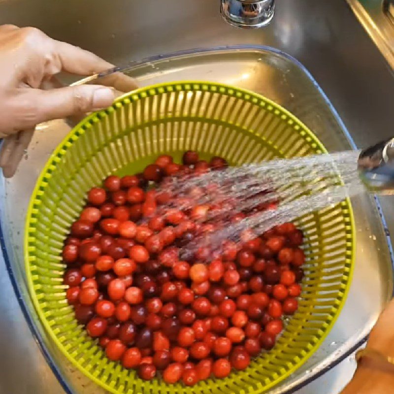 Step 1 Prepare the cranberries Cranberry Juice