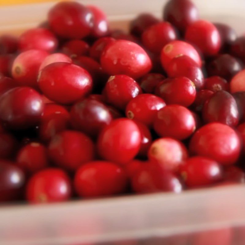 Step 1 Prepare cranberries and oranges for Cranberry Sauce with Fruit Juice