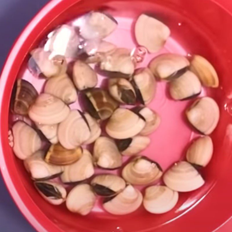 Step 2 Prepare clams Seaweed clam soup