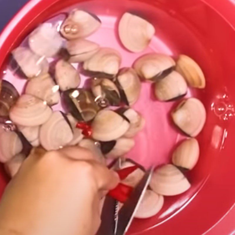 Step 2 Prepare clams Seaweed clam soup