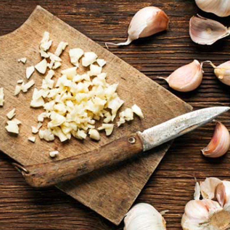 Step 1 Prepare the ingredients for Stir-fried Noodles with Five-Spice Pork