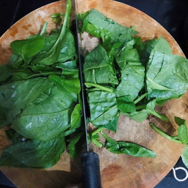 Step 1 Prepare the ingredients for Mung Bean Soup with Clams (recipe shared by a user)