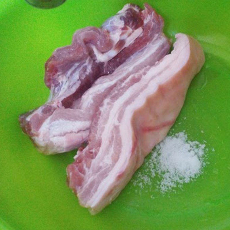 Step 1 Prepare the ingredients for fried pork belly with lemongrass and chili using an air fryer