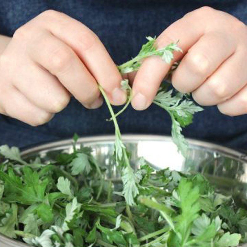 Step 1 Prepare ingredients for Chicken Stewed with Wormwood