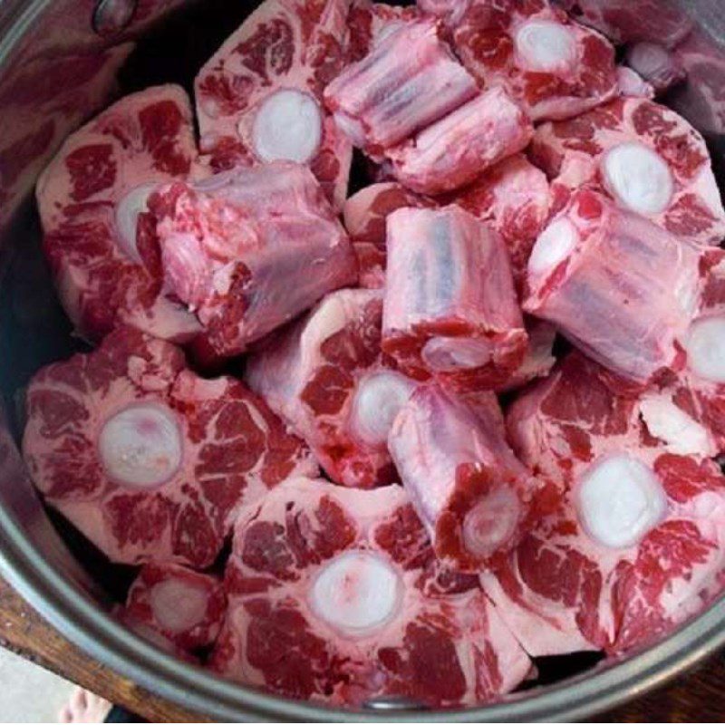 Step 1 Prepare the ingredients for Braised Oxtail with Red Wine