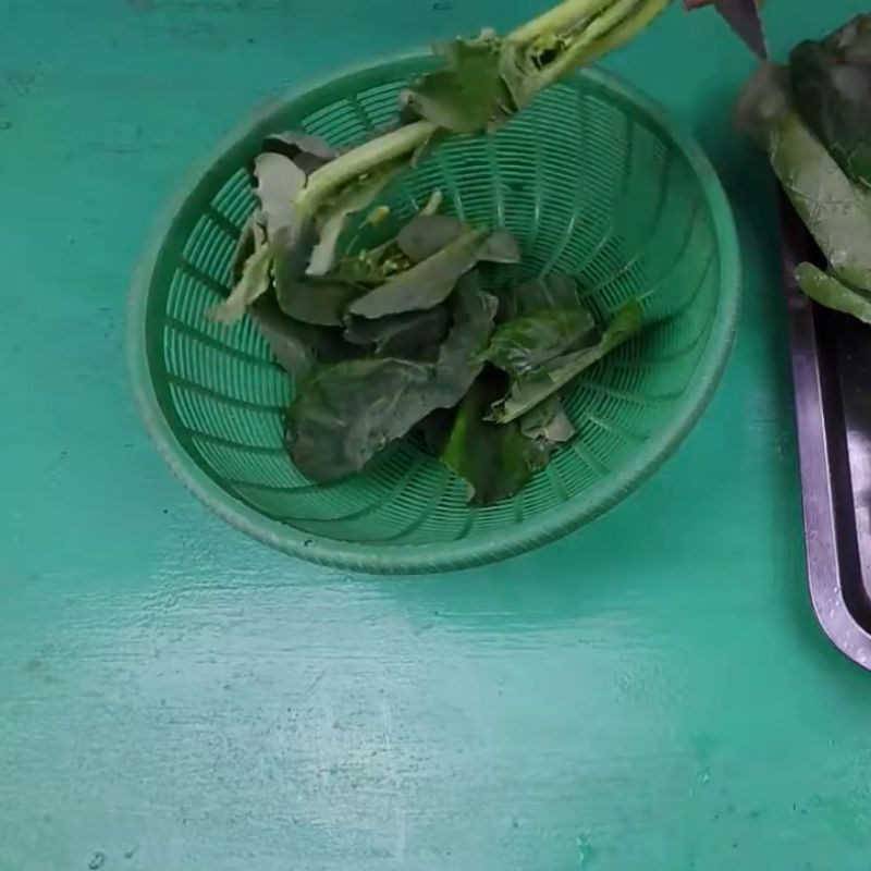 Step 1 Prepare the ingredients for Stir-fried Mustard Greens with Oyster Sauce