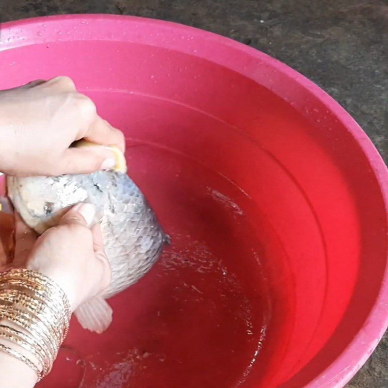 Step 1 Prepare the ingredients for deep-fried tilapia with tamarind sauce