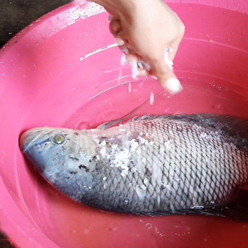 Step 1 Prepare the ingredients for deep-fried tilapia with tamarind sauce