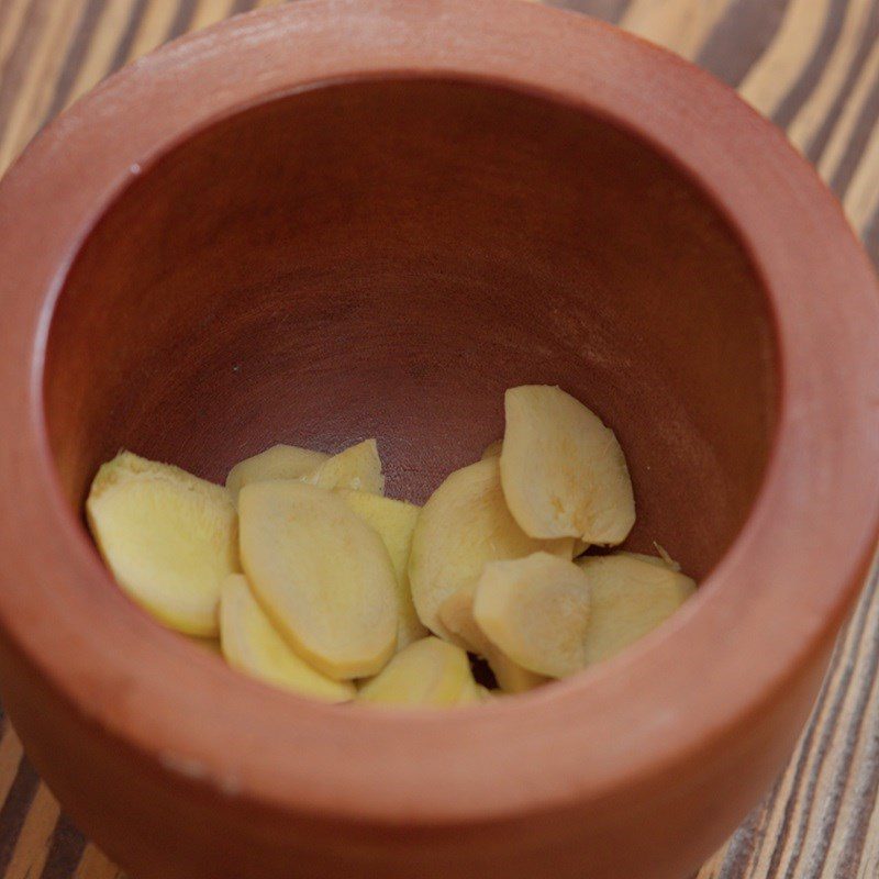 Step 1 Prepare the ingredients for Passion Fruit Snail Dipping Sauce