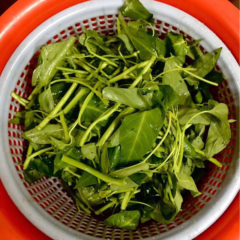 Step 1 Prepare the ingredients for Stir-fried water spinach with butter and garlic