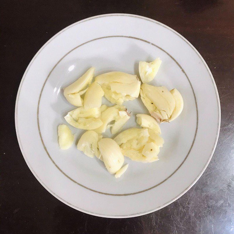 Step 1 Prepare the ingredients for Stir-fried water spinach with butter and garlic