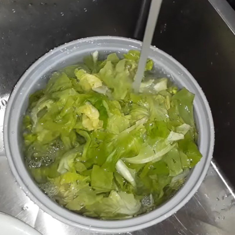 Step 1 Prepare the ingredients for Lettuce Soup with Pork