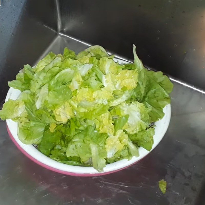 Step 1 Prepare the ingredients for Lettuce Soup with Pork