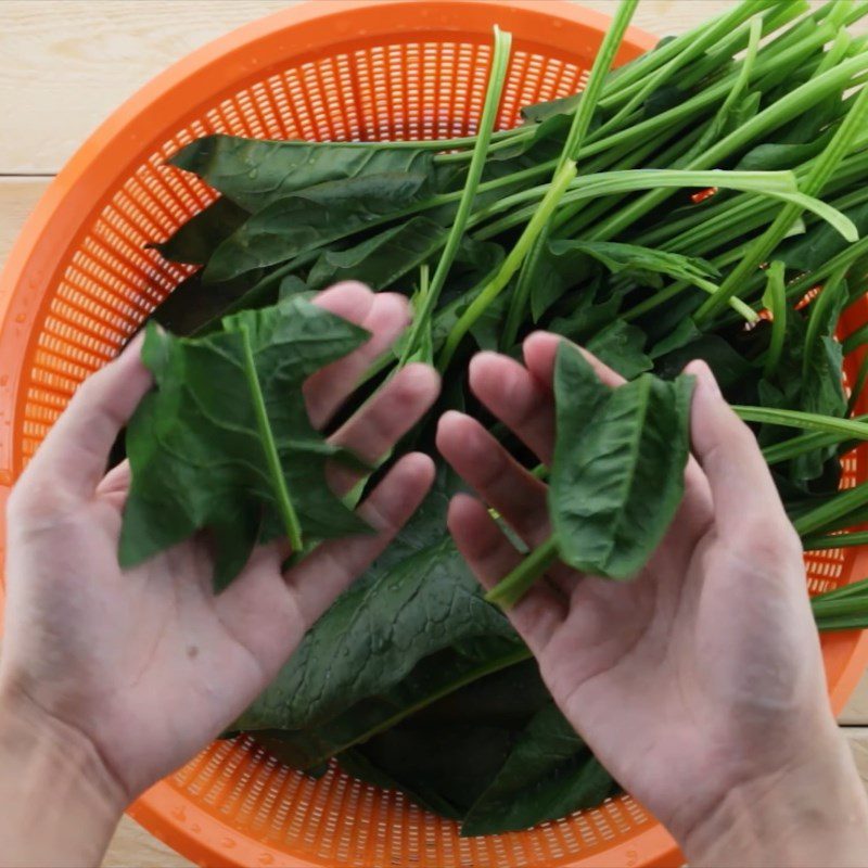 Step 1 Prepare the ingredients for Spinach Juice