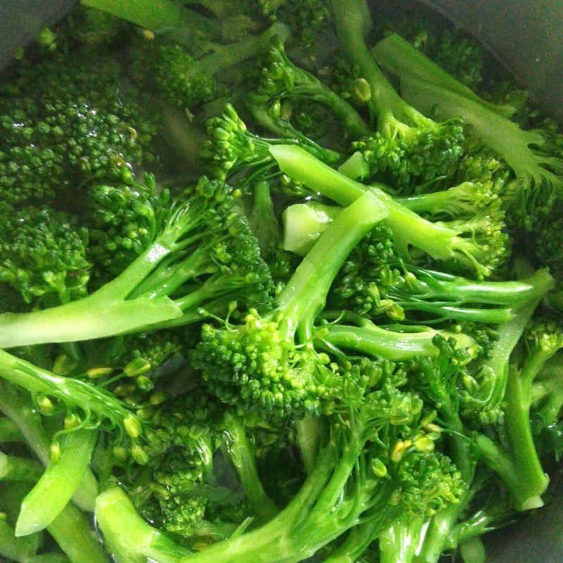 Step 1 Prepare vegetables for Beef stir-fried with carrots and broccoli