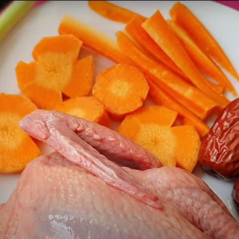 Step 1 Prepare the Ingredients for Coconut Braised Pigeon