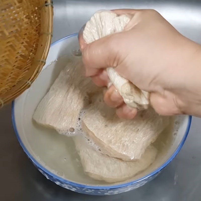 Step 2 Prepare the ingredients for Potato Spring Rolls