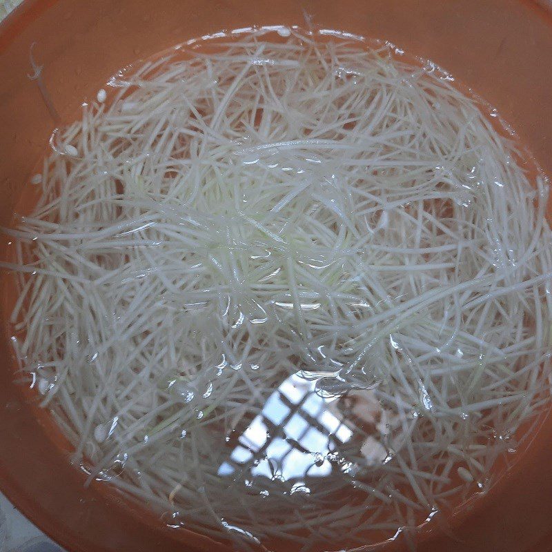 Step 1 Prepare the ingredients for Dried Beef Papaya Salad