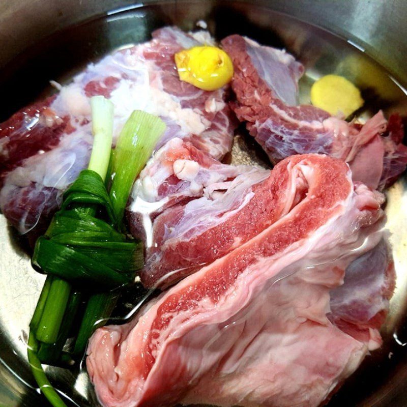 Step 1 Prepare the ingredients for Braised Beef with Radish