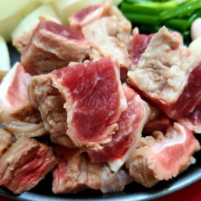 Step 1 Prepare the ingredients for Braised Beef with Radish