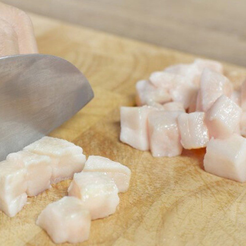 Step 1 Preparing ingredients for fried snakehead fish with crispy fat