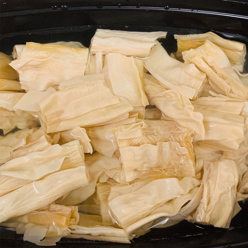 Step 1 Prepare the ingredients for Vegetarian Mì Quảng