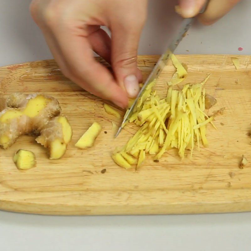 Step 1 Preparing the ingredients for stir-fried plums with ginger