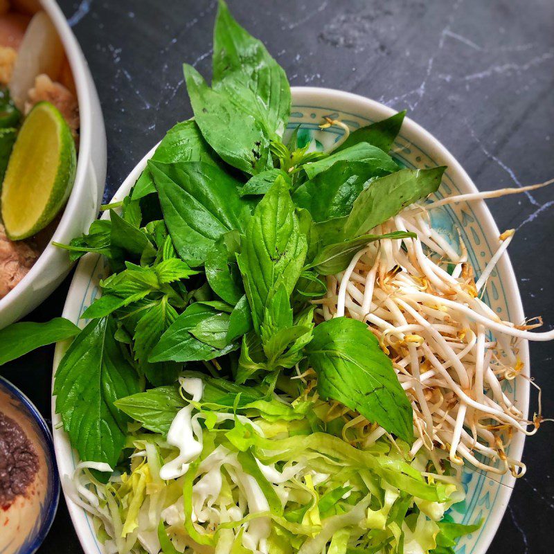 Step 1 Prepare the ingredients for Buon Ma Thuot red noodles