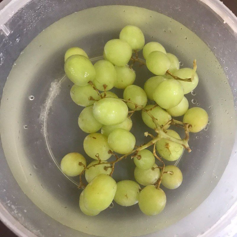 Step 1 Prepare the ingredients for Green Grape and Apple Juice