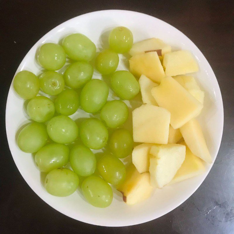 Step 1 Prepare the ingredients for Green Grape and Apple Juice