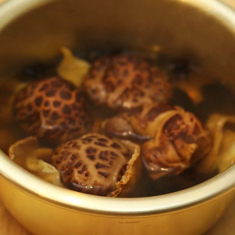 Step 1 Preparation of ingredients for Lotus Root Soup with Pork Bones