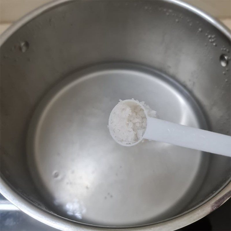 Step 1 Prepare the Ingredients for Oyster Mushrooms Stir-fried with Eggs (Recipe Shared by Users)