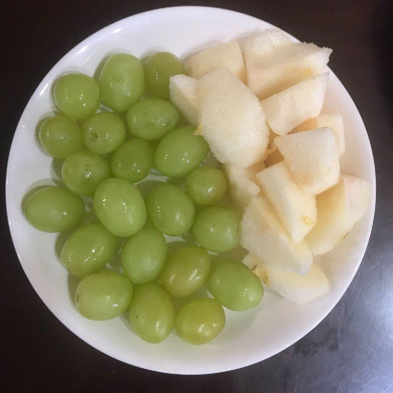 Step 1 Prepare ingredients Green grape pear juice